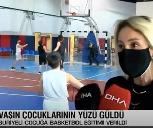 Children of War Laughed with Basketball (CNN Turk)
